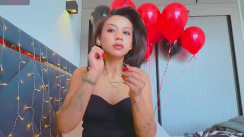 Snapshot of mia_sirenia chatting on January 15, 2025, 7:37 am Mia online show from January 15, 2025, 7:37 am