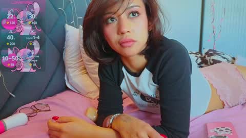 Snapshot of mia_sirenia chatting on January 24, 2025, 10:11 am Mia online show from January 24, 2025, 10:11 am