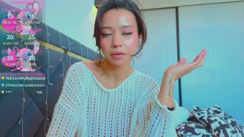 Snapshot of mia_sirenia chatting on February 1, 2025, 6:32 am Mia online show from February 1, 2025, 6:32 am