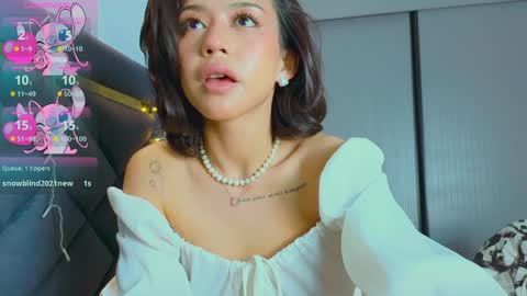 Snapshot of mia_sirenia chatting on February 6, 2025, 12:59 pm Mia online show from February 6, 2025, 12:59 pm