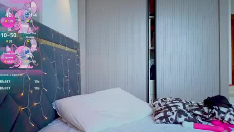 Snapshot of mia_sirenia chatting on March 4, 2025, 9:51 am Mia online show from March 4, 2025, 9:51 am