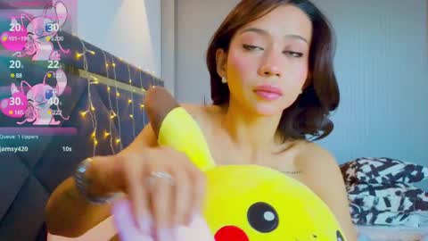 Snapshot of mia_sirenia chatting on March 10, 2025, 12:37 pm Mia online show from March 10, 2025, 12:37 pm