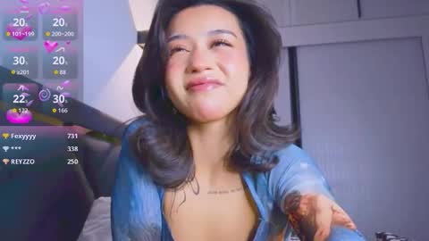 Snapshot of mia_sirenia chatting on October 31, 2025, 8:54 pm Mia online show from October 31, 2025, 8:54 pm