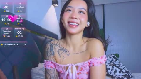 Snapshot of mia_sirenia chatting on November 1, 2025, 6:32 pm Mia online show from November 1, 2025, 6:32 pm