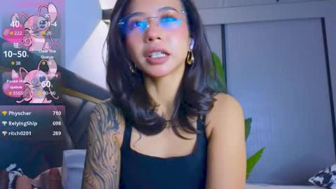 Snapshot of mia_sirenia chatting on November 16, 2025, 3:28 pm Mia online show from November 16, 2025, 3:28 pm