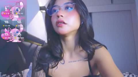 Snapshot of mia_sirenia chatting on November 18, 2025, 3:05 pm Mia online show from November 18, 2025, 3:05 pm