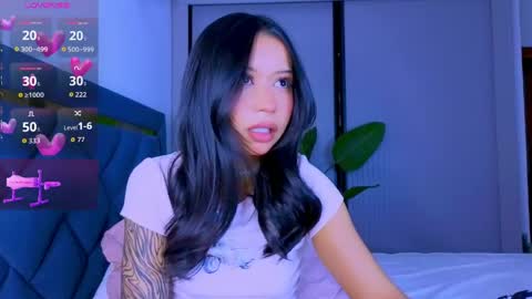 Mia online show from April 26, 2026, 4:48 pm
