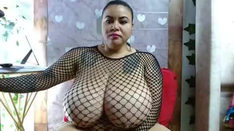 Snapshot of mia_squirt_big chatting on February 21, 2026, 10:38 am Mia squirt big INDEPENDENT MODEL...ONLYFANS online show from February 21, 2026, 10:38 am