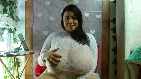 Snapshot of mia_squirt_big chatting on April 24, 2026, 6:27 am Mia squirt big INDEPENDENT MODEL...ONLYFANS online show from April 24, 2026, 6:27 am