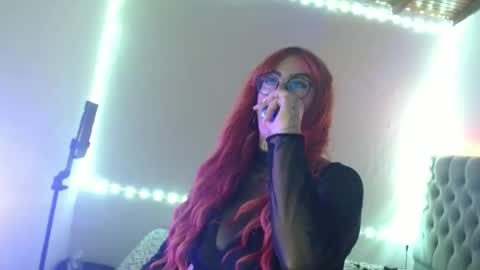 MIA VANTT online show from March 6, 2026, 10:50 pm