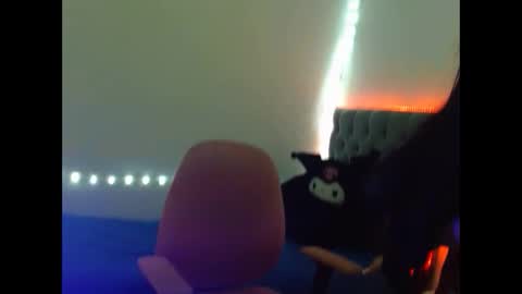 MIA VANTT online show from March 14, 2026, 11:10 pm