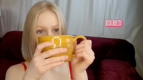 Mia online show from January 31, 2025, 10:10 pm