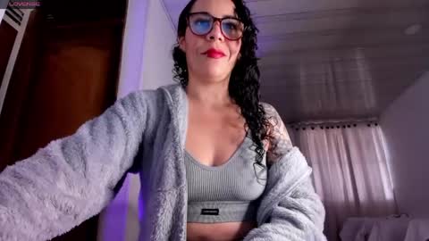 Snapshot of mia_velvet1 chatting on June 3, 2026, 12:19 pm MIA online show from June 3, 2026, 12:19 pm