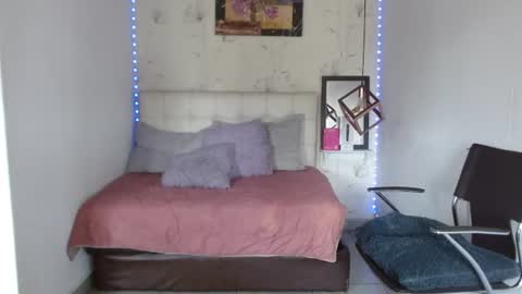 Snapshot of mia_velvet1 chatting on July 3, 2026, 4:24 pm MIA online show from July 3, 2026, 4:24 pm