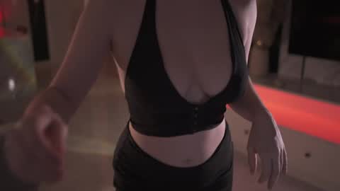 Snapshot of mia_vixen_ chatting on May 14, 2026, 4:08 am VixenMia online show from May 14, 2026, 4:08 am