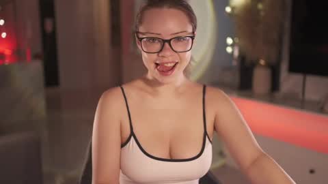 Snapshot of mia_vixen_ chatting on May 19, 2026, 3:57 am VixenMia online show from May 19, 2026, 3:57 am