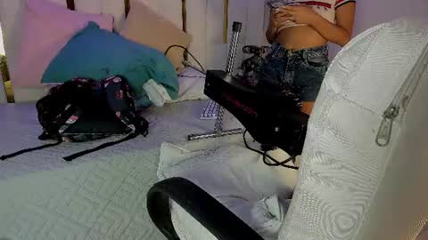 Snapshot of mia_vy chatting on June 9, 2026, 3:07 am mia_vy online show from June 9, 2026, 3:07 am