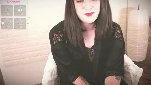 mia_wallase online show from September 24, 2025, 10:35 pm