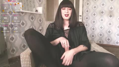 mia_wallase online show from November 28, 2025, 2:31 pm