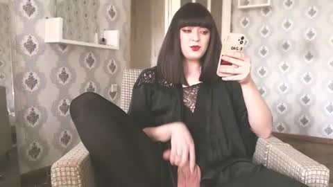 mia_wallase online show from August 3, 2026, 1:27 pm