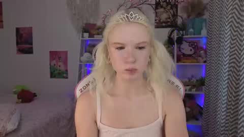 Snapshot of mia_waterlily chatting on June 28, 2026, 3:12 am Mia online show from June 28, 2026, 3:12 am