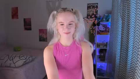 Snapshot of mia_waterlily chatting on July 20, 2026, 3:21 am Mia online show from July 20, 2026, 3:21 am