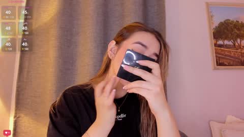 Snapshot of mia_white11 chatting on January 29, 2025, 12:24 pm Mia White online show from January 29, 2025, 12:24 pm