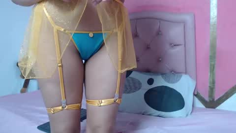 Snapshot of mia_wilsom chatting on October 31, 2025, 11:55 am Mia online show from October 31, 2025, 11:55 am