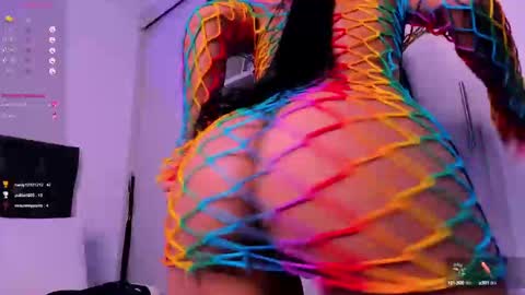 Snapshot of mia_world_ chatting on December 20, 2024, 2:08 am online show from December 20, 2024, 2:08 am