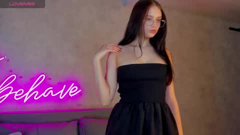 Mia online show from February 19, 2026, 9:49 am