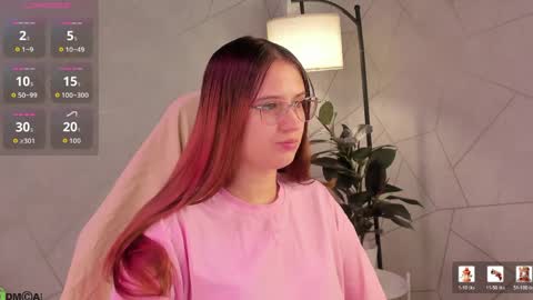 Snapshot of miaa_hill chatting on May 7, 2026, 9:14 am Mia online show from May 7, 2026, 9:14 am