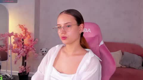 Snapshot of miaa_hill chatting on June 16, 2026, 11:02 am Mia online show from June 16, 2026, 11:02 am