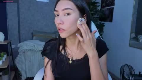 miaa_lee777 online show from June 19, 2026, 9:18 pm