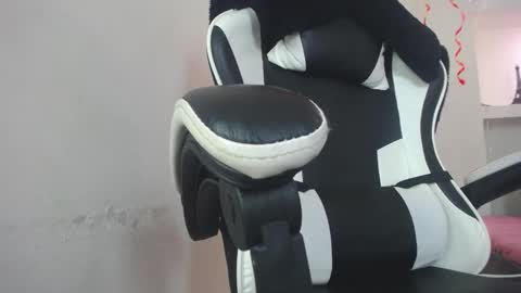 Snapshot of miaa_scott chatting on November 16, 2025, 1:17 pm online show from November 16, 2025, 1:17 pm