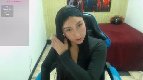 Snapshot of miaa_scott chatting on November 21, 2025, 2:27 pm online show from November 21, 2025, 2:27 pm