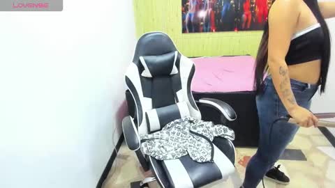 Snapshot of miaa_scott chatting on December 2, 2025, 2:45 pm online show from December 2, 2025, 2:45 pm