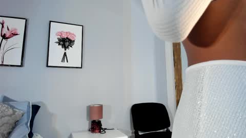 Snapshot of miaa_z chatting on May 27, 2026, 12:35 pm Miaa online show from May 27, 2026, 12:35 pm