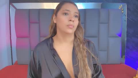 Mia online show from September 23, 2025, 12:08 pm