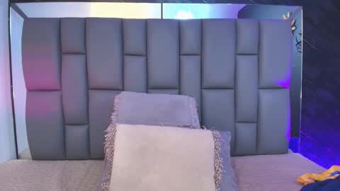 Mia online show from October 14, 2025, 12:06 pm