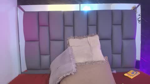 Mia online show from January 15, 2026, 12:10 pm