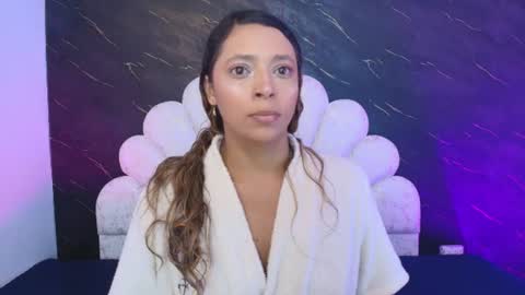 Mia online show from June 11, 2026, 12:03 pm