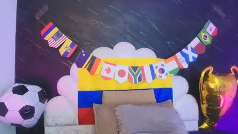 Mia online show from June 20, 2026, 12:08 pm