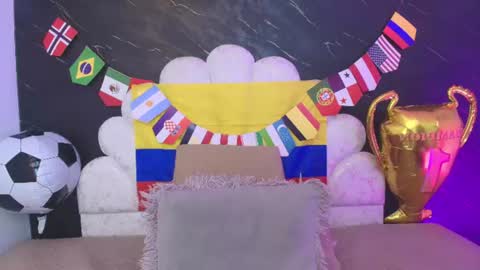 Mia online show from July 3, 2026, 12:11 pm