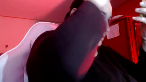 MIA online show from September 17, 2025, 11:06 pm