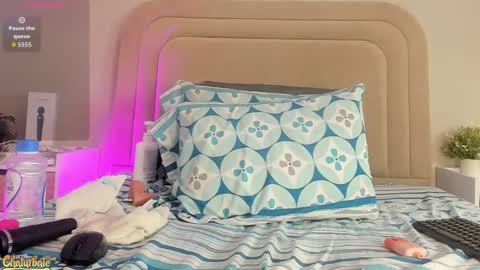 miaaffox online show from March 14, 2026, 1:01 am