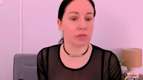 Mia online show from April 29, 2026, 6:03 pm