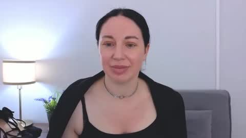 Snapshot of miaalluring chatting on June 6, 2026, 3:39 pm Mia online show from June 6, 2026, 3:39 pm