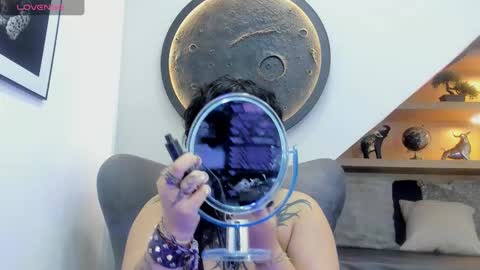 Mia online show from March 12, 2026, 1:06 pm