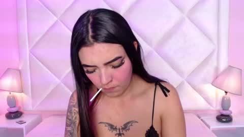 Snapshot of miaasmiith_ chatting on October 4, 2025, 12:36 pm Alexandra online show from October 4, 2025, 12:36 pm