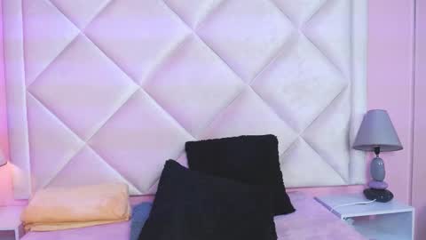 Snapshot of miaasmiith_ chatting on November 8, 2025, 3:34 pm Alexandra online show from November 8, 2025, 3:34 pm